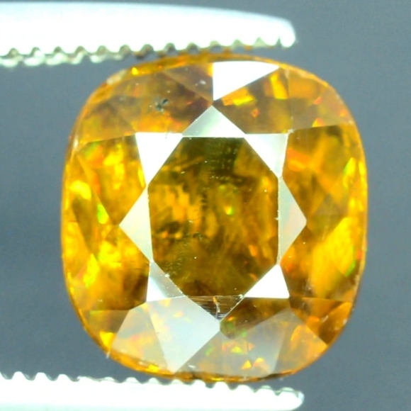 🌴🌊Summer Sale!🌊🌴Rare AAA Fire Sphene, 2.35 Carats - Picture 4 of 7